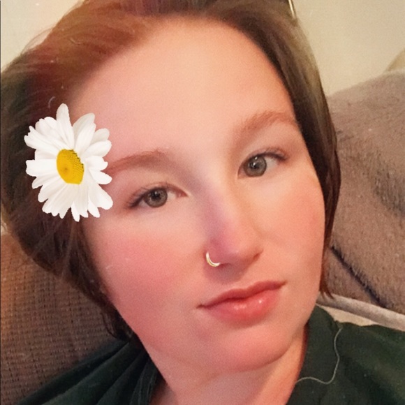 Meet Your Posher! - Picture 2 of 5